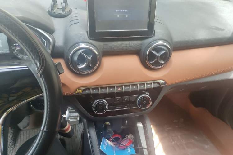 Used BAIC Senova X35 2016 1.5L Manual Luxury Edition Audio And AC Panel