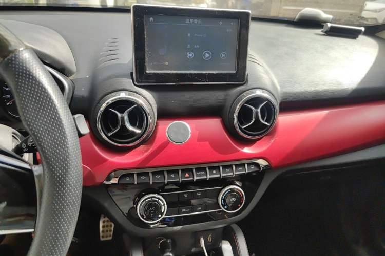 Used BAIC Senova X35 2016 1.5L Manual Elite Edition Audio And AC Panel
