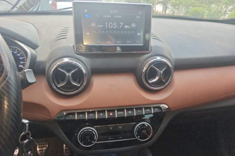 Used BAIC Senova X35 2016 1.5L Manual Luxury Edition Audio And AC Panel