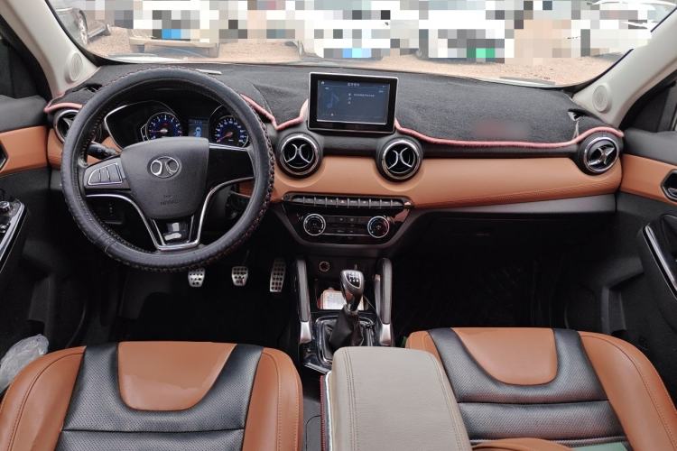 Used BAIC Senova X35 2016 1.5L Manual Luxury Edition Center Console