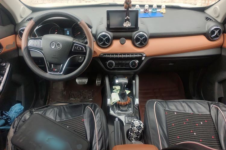 Used BAIC Senova X35 2016 1.5L Automatic Prestige Edition Center Console