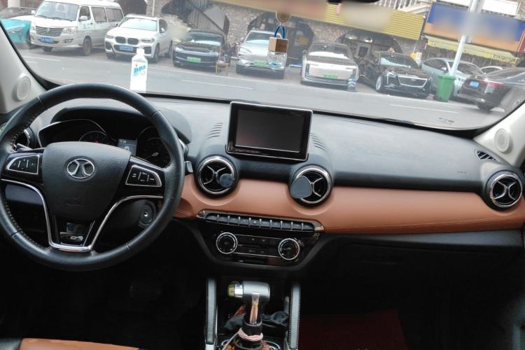 Used BAIC Senova X35 2016 1.5L Automatic Luxury Edition Center Console