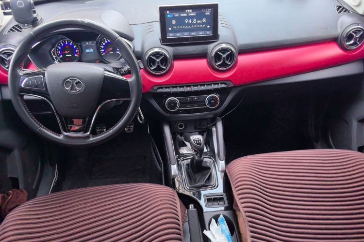 Used BAIC Senova X35 2016 1.5L Manual Elite Edition Center Console