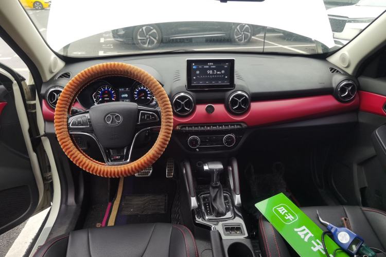 Used BAIC Senova X35 2016 1.5L Automatic Elite Edition Center Console