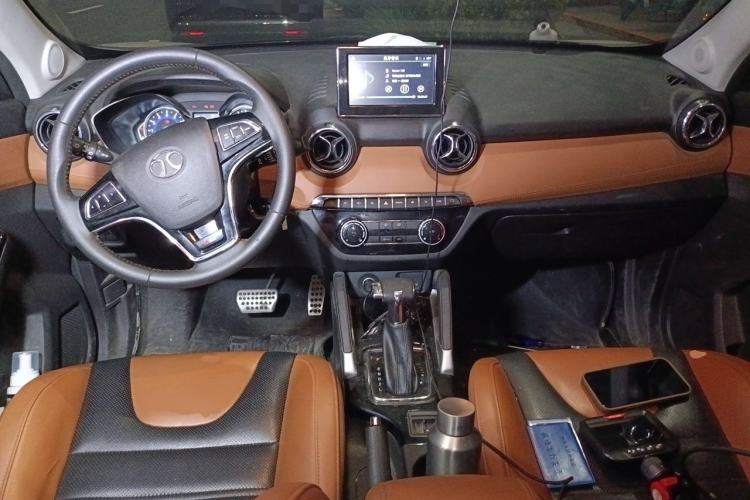 Used BAIC Senova X35 2016 1.5L Automatic Luxury Edition Center Console