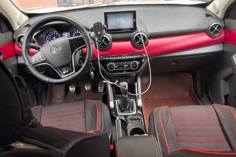 Used BAIC Senova X35 2016 1.5L Manual Elite Edition Center Console