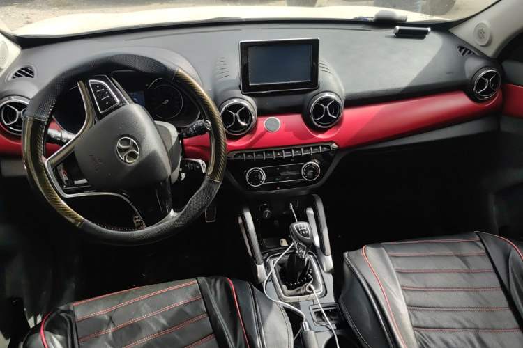 Used BAIC Senova X35 2016 1.5L Manual Elite Edition Center Console