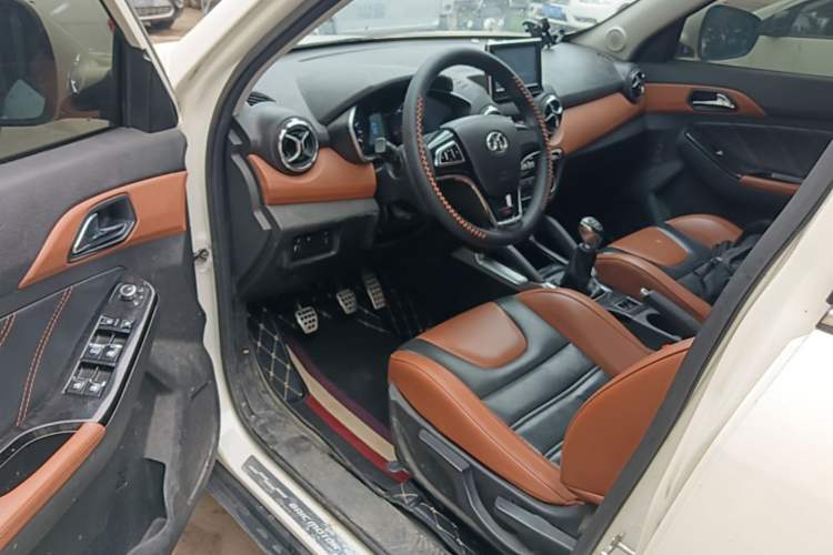 Used BAIC Senova X35 2016 1.5L Manual Luxury Edition Driver Seat