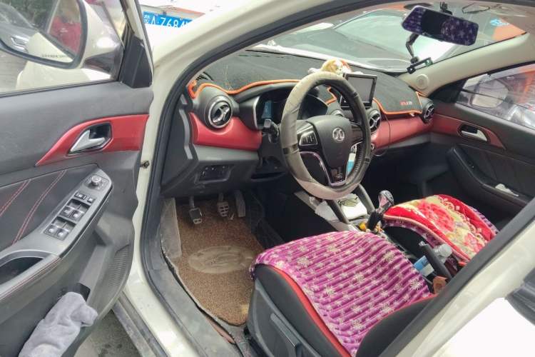 Used BAIC Senova X35 2016 1.5L manual Fashion Edition Driver Seat