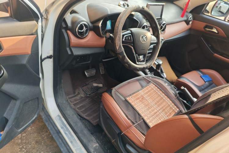Used BAIC Senova X35 2016 1.5L Automatic Luxury Edition Driver Seat