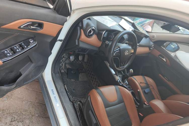 Used BAIC Senova X35 2016 1.5L Manual Luxury Edition Driver Seat