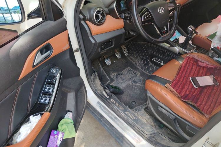 Used BAIC Senova X35 2016 1.5L Manual Luxury Edition Driver Seat