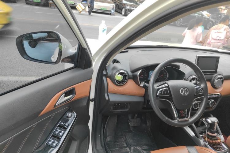 Used BAIC Senova X35 2016 1.5L Automatic Luxury Edition Driver Seat