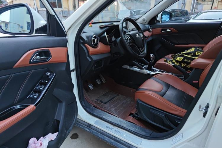 Used BAIC Senova X35 2016 1.5L Manual Luxury Edition Driver Seat