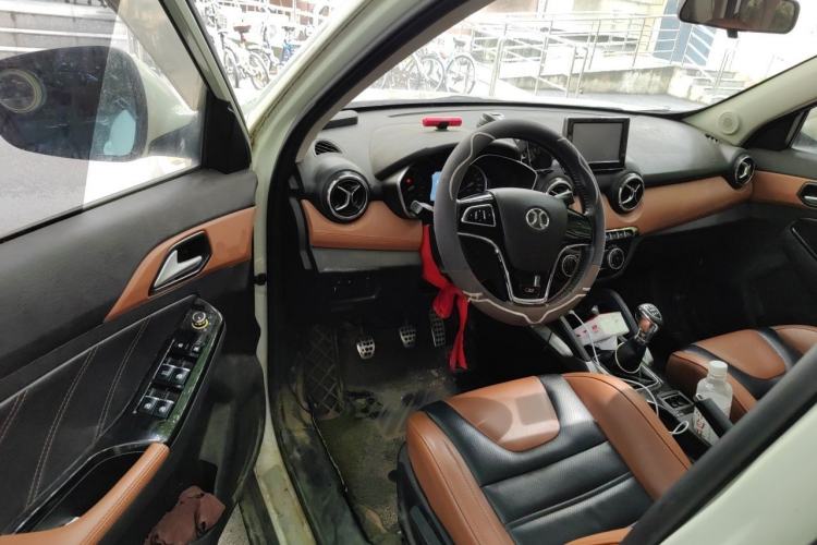 Used BAIC Senova X35 2016 1.5L Manual Luxury Edition Driver Seat