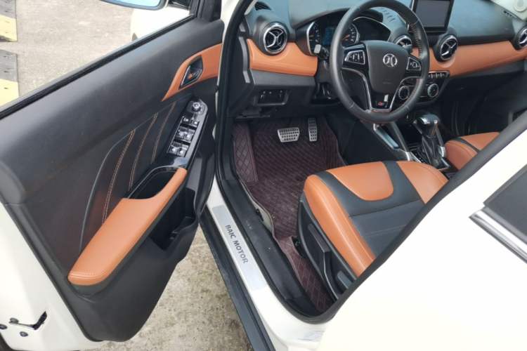 Used BAIC Senova X35 2016 1.5L Automatic Luxury Edition Driver Seat