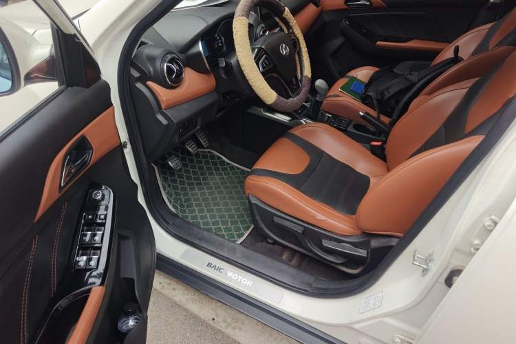 Used BAIC Senova X35 2016 1.5L Manual Luxury Edition Driver Seat