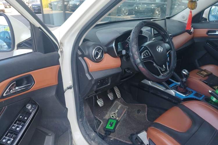 Used BAIC Senova X35 2016 1.5L Manual Luxury Edition Driver Seat