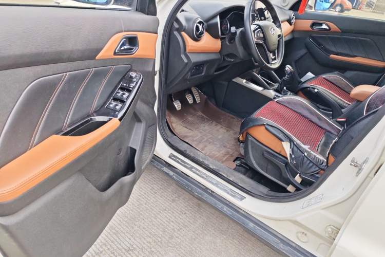 Used BAIC Senova X35 2016 1.5L Manual Luxury Edition Driver Seat