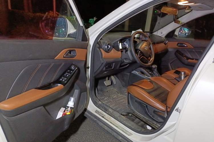 Used BAIC Senova X35 2016 1.5L Automatic Luxury Edition Driver Seat