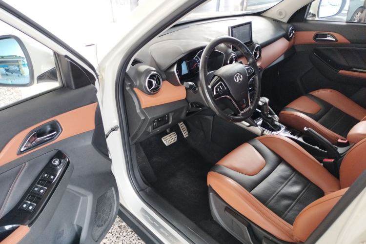 Used BAIC Senova X35 2016 1.5L Automatic Luxury Edition Driver Seat