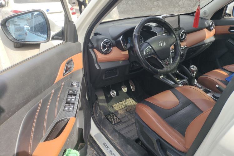 Used BAIC Senova X35 2016 1.5L Manual Luxury Edition Driver Seat
