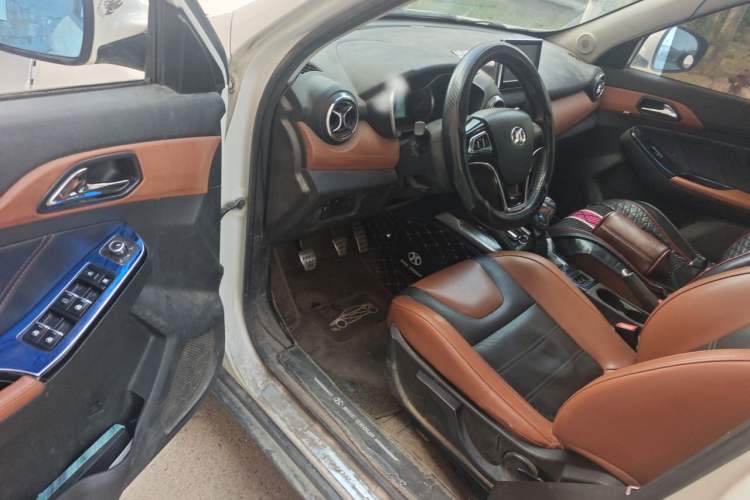 Used BAIC Senova X35 2016 1.5L Manual Luxury Edition Driver Seat
