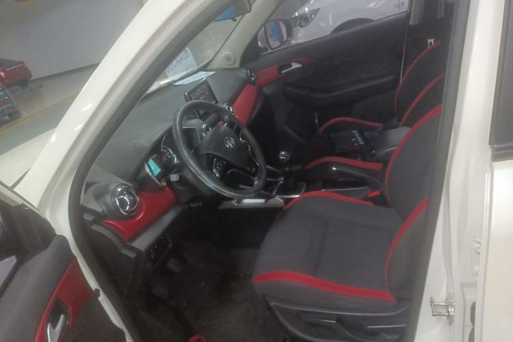 Used BAIC Senova X35 2016 1.5L Manual Elite Edition Driver Seat