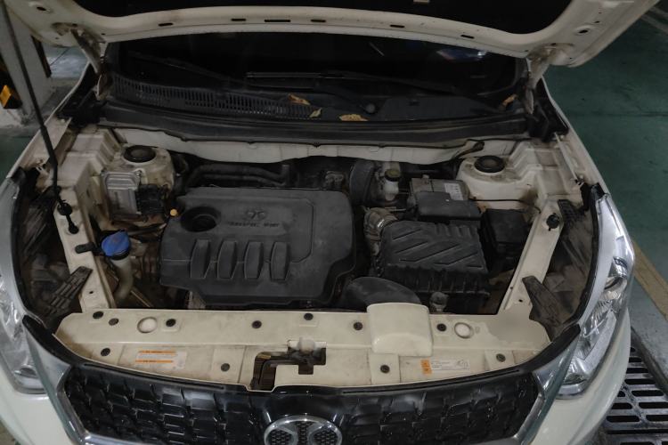 Used BAIC Senova X35 2016 1.5L Manual Luxury Edition Engine Bay