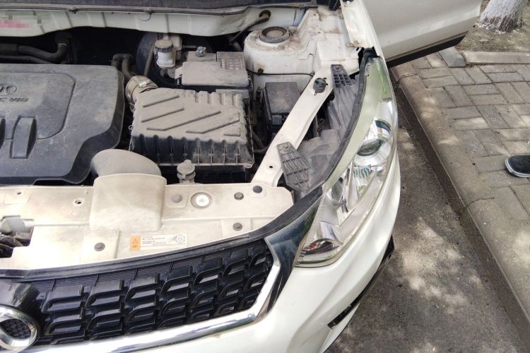 Used BAIC Senova X35 2016 1.5L Automatic Prestige Edition Engine Bay Left