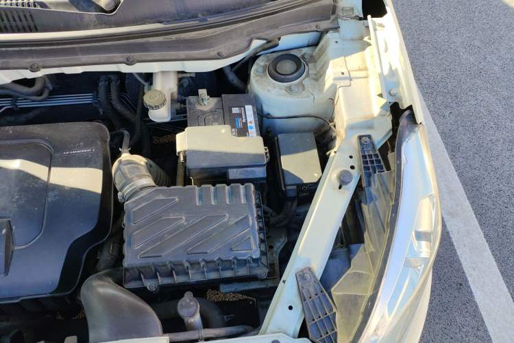 Used BAIC Senova X35 2016 1.5L Automatic Luxury Edition Engine Bay Left