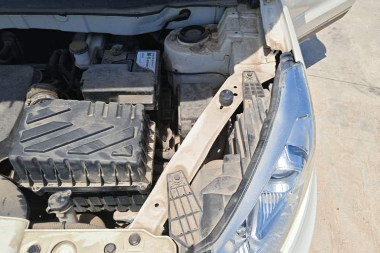 Used BAIC Senova X35 2016 1.5L Automatic Luxury Edition Engine Bay Left
