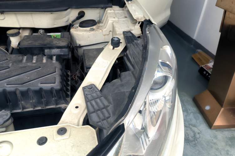 Used BAIC Senova X35 2016 1.5L Manual Luxury Edition Engine Bay Left
