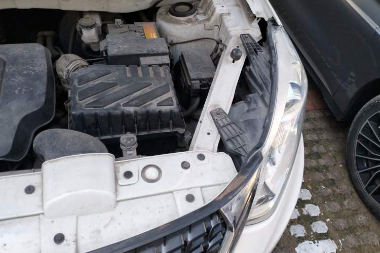 Used BAIC Senova X35 2016 1.5L Automatic Luxury Edition Engine Bay Left