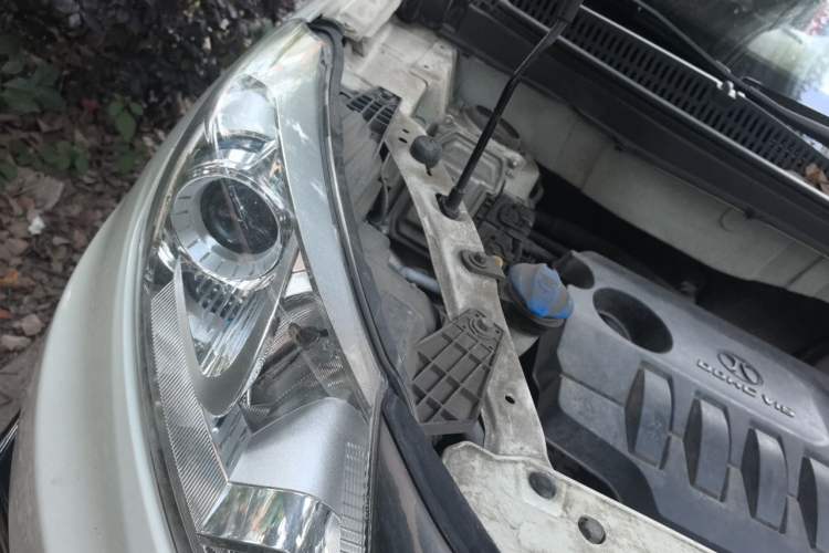 Used BAIC Senova X35 2016 1.5L Manual Luxury Edition Engine Bay Right