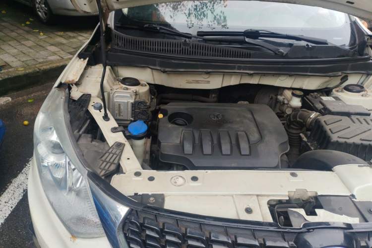 Used BAIC Senova X35 2016 1.5L Automatic Luxury Edition Engine Bay Right