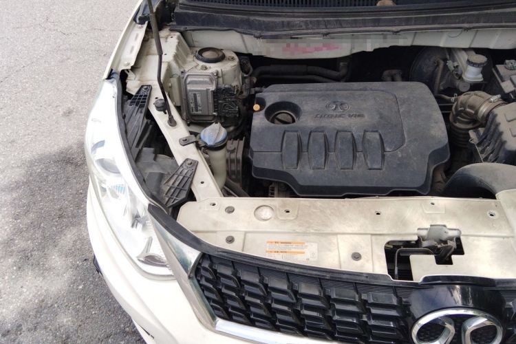 Used BAIC Senova X35 2016 1.5L Automatic Prestige Edition Engine Bay Right