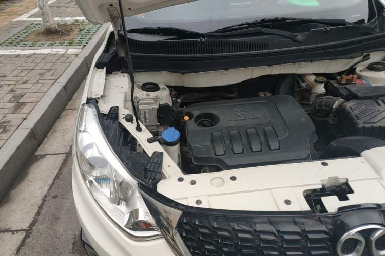 Used BAIC Senova X35 2016 1.5L Manual Luxury Edition Engine Bay Right