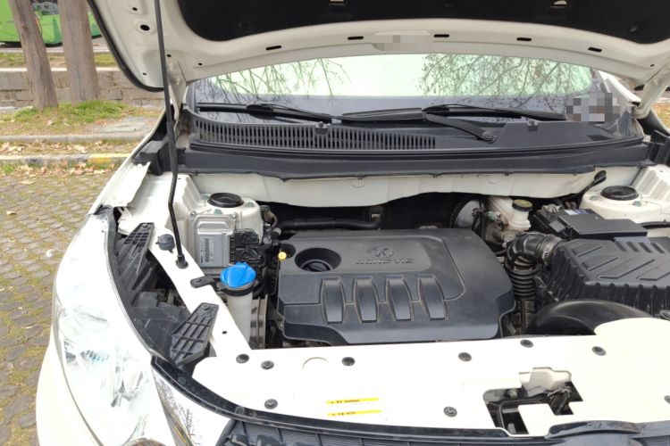 Used BAIC Senova X35 2016 1.5L Automatic Luxury Edition Engine Bay Right