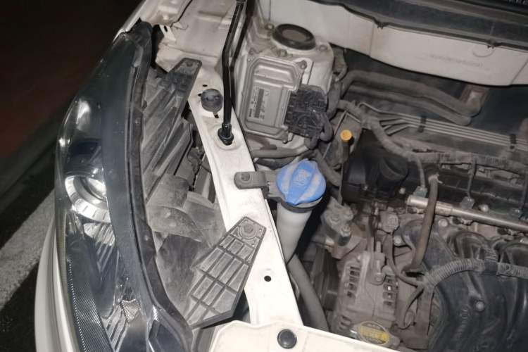 Used BAIC Senova X35 2016 1.5L Manual Elite Edition Engine Bay Right