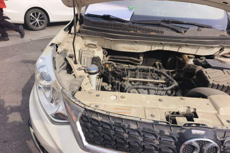 Used BAIC Senova X35 2016 1.5L Manual Elite Edition Engine Bay Right