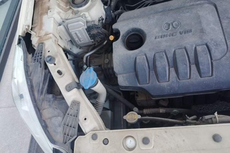 Used BAIC Senova X35 2016 1.5L Manual Luxury Edition Engine Bay Right