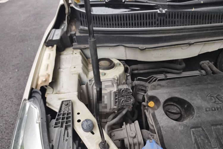 Used BAIC Senova X35 2016 1.5L Automatic Prestige Edition Engine Bay Right