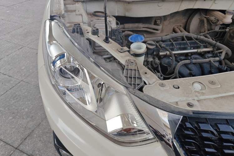 Used BAIC Senova X35 2016 1.5L Manual Elite Edition Engine Bay Right