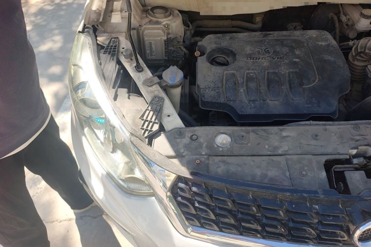 Used BAIC Senova X35 2016 1.5L Manual Luxury Edition Engine Bay Right
