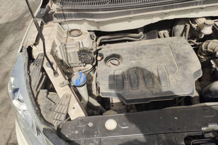 Used BAIC Senova X35 2016 1.5L Manual Luxury Edition Engine Bay Right