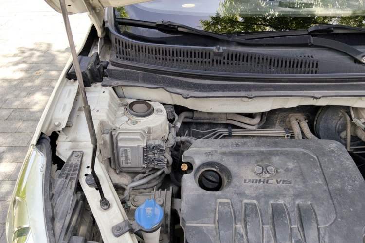Used BAIC Senova X35 2016 1.5L Manual Luxury Edition Engine Bay Right