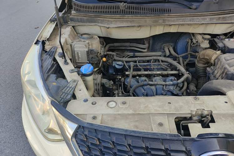 Used BAIC Senova X35 2016 1.5L Manual Elite Edition Engine Bay Right