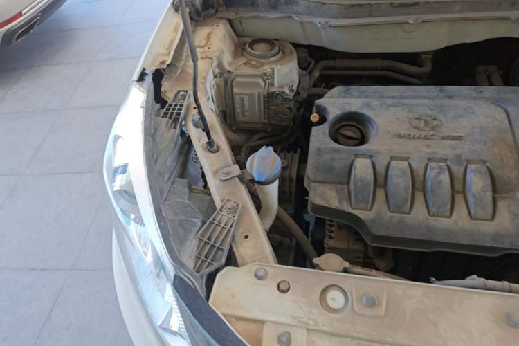 Used BAIC Senova X35 2016 1.5L Manual Luxury Edition Engine Bay Right