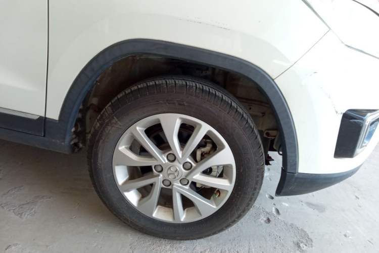 Used BAIC Senova X35 2016 1.5L Manual Elite Edition Exterior 1